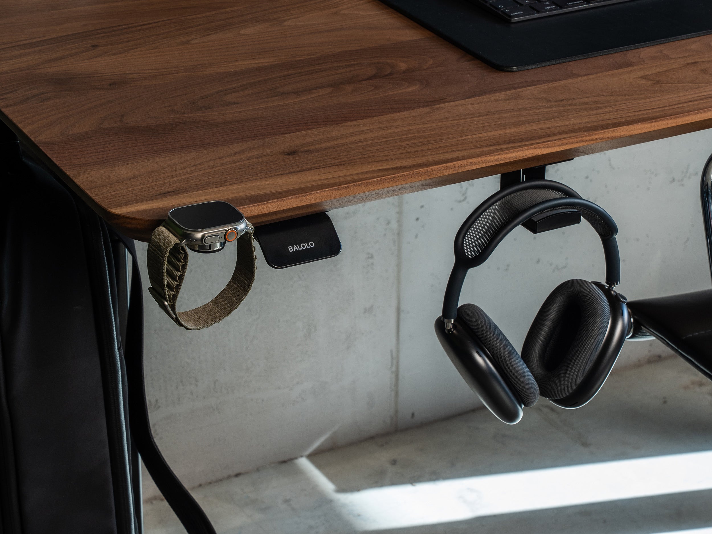 BALOLO, Kopfhörerhaken, Headphone Hook, Kopfhörerhalter, Kopfhörerständer, Headsethalter, Headset Holder, Desk Cockpit, Home Office, Organisierter Arbeitsplatz, organized workspace, office, standing desk