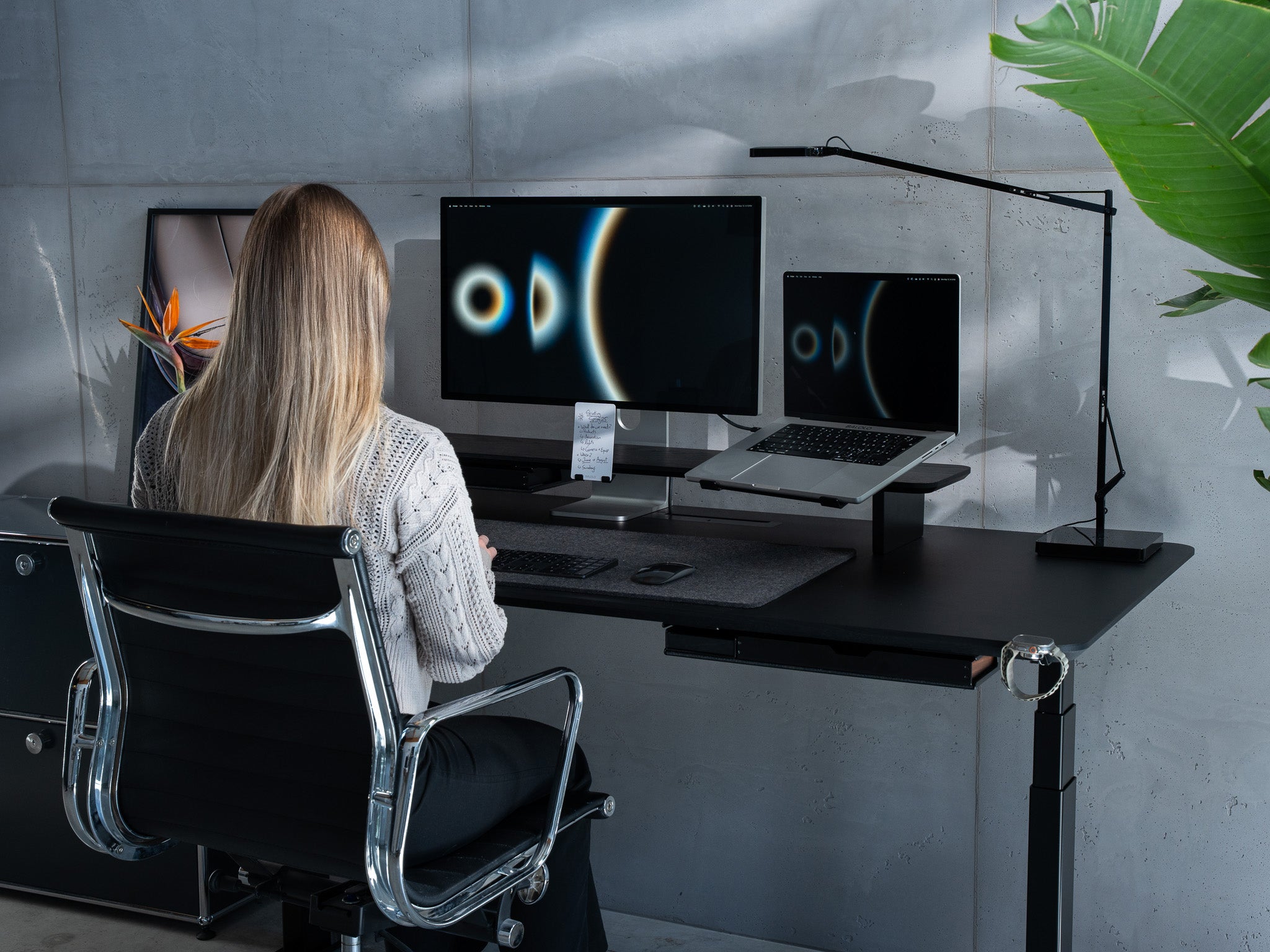 BALOLO, Desk Cockpit, Standing Desk, Stehschreibtisch, Schreibtisch, Organisierter Arbeitsplatz, Höhenverstellbarer Schreibtisch, height-Adjustable Desk, Sit and standing desk, Modularer Schreibtisch, Kabelmanagement, Cable Management @expand
#Material_All Black