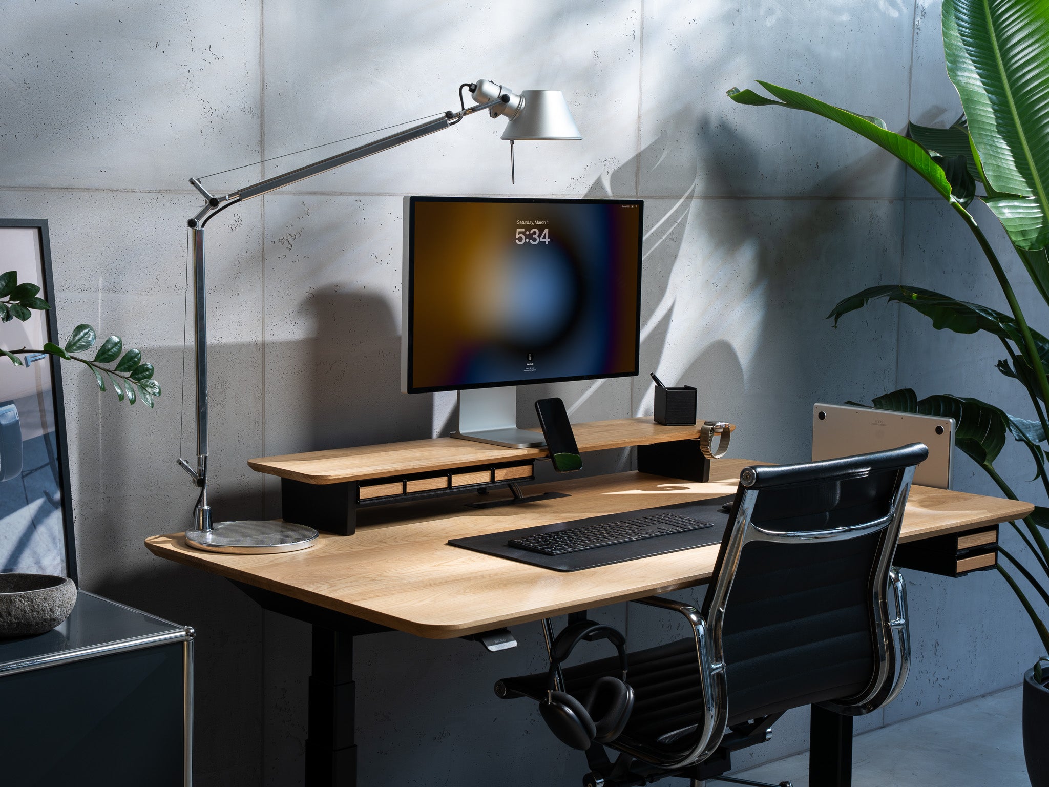 BALOLO, Desk Cockpit, Standing Desk, Stehschreibtisch, Schreibtisch, Organisierter Arbeitsplatz, Höhenverstellbarer Schreibtisch, height-Adjustable Desk, Sit and standing desk, Modularer Schreibtisch, Kabelmanagement, Cable Management @expand #Material_Eiche