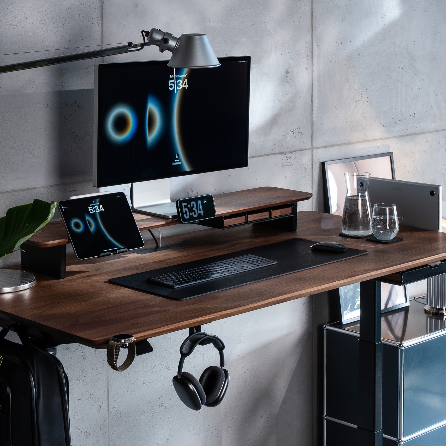 BALOLO, Desk Cockpit, Standing Desk, Stehschreibtisch, Schreibtisch, Organisierter Arbeitsplatz, Höhenverstellbarer Schreibtisch, height-Adjustable Desk, Sit and standing desk, Modularer Schreibtisch, Kabelmanagement, Cable Management