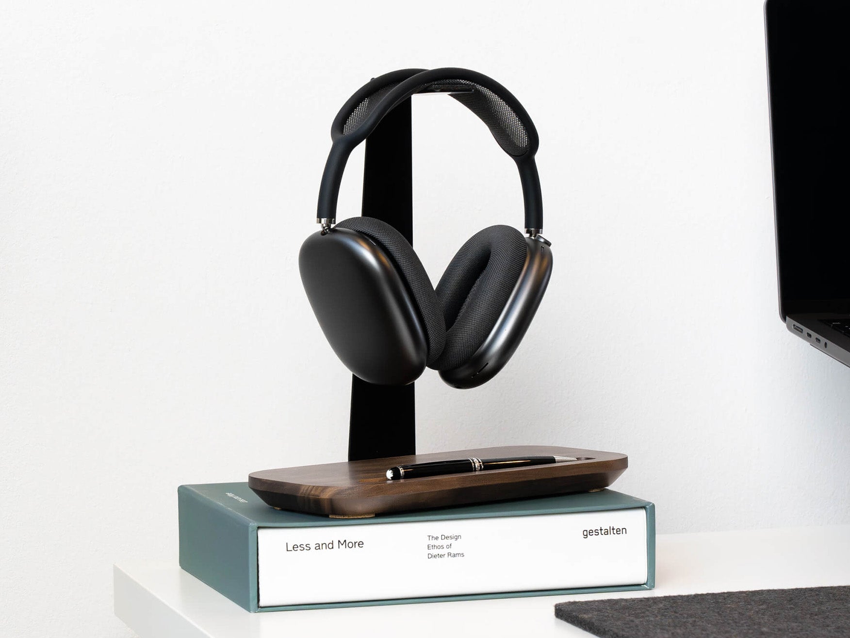 balolo, Kopfhörerhalter Solo, Organizer für Kopfhörer, hochwertiger Kopfhörerhalter, Walnussholz, Kopfhörerständer, headphone stand, headphone organizer, walnut, elegant headphone storage, desk organizer, @expand #material_Amerikanischer Nussbaum