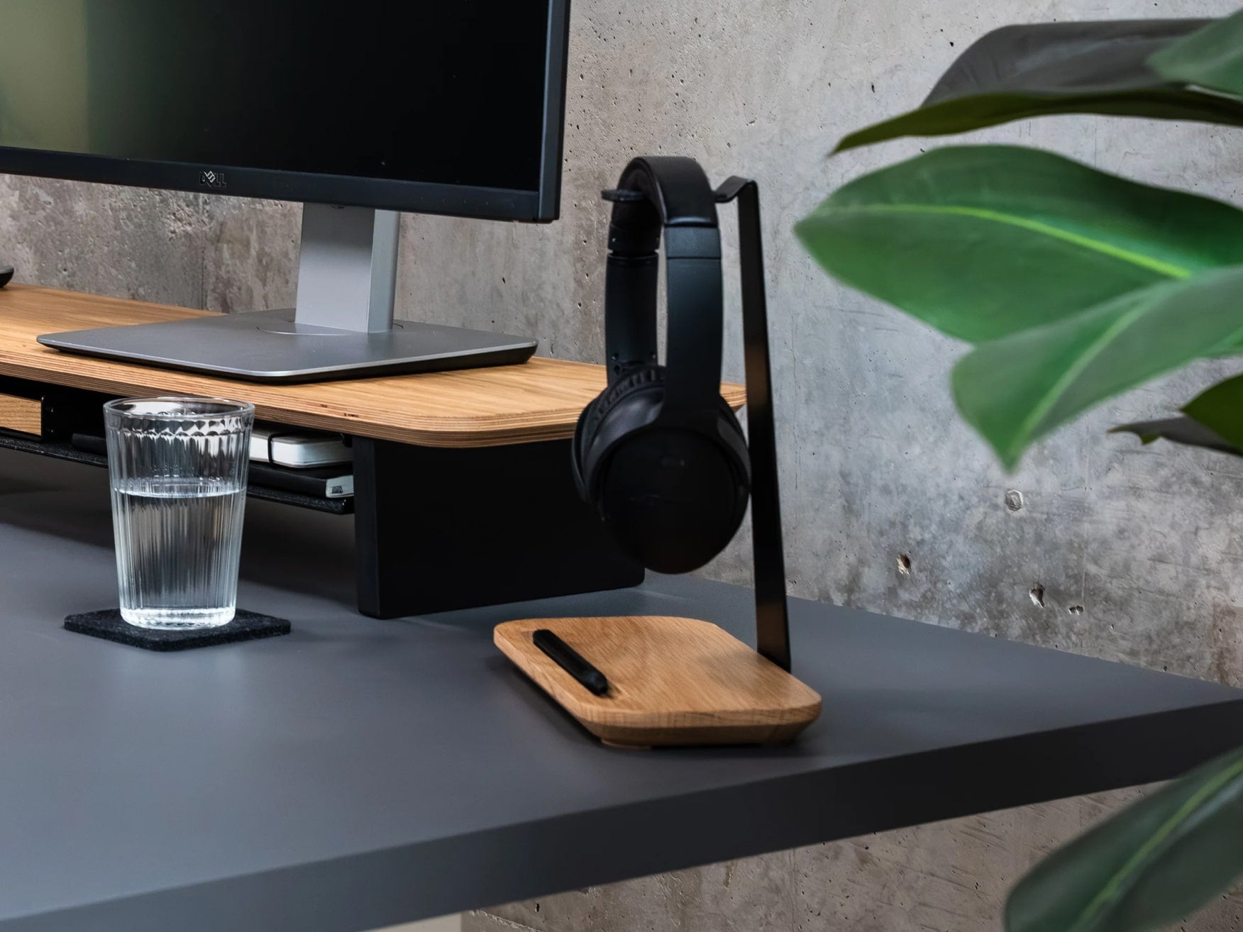 balolo, Kopfhörerhalter Solo, Organizer für Kopfhörer, hochwertiger Kopfhörerhalter, Walnussholz, Kopfhörerständer, headphone stand, headphone organizer, walnut, elegant headphone storage, desk organizer, @expand #material_ Eiche